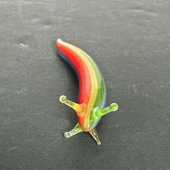 新品　置物　レインボー　CALIFORNIA : レインボー 虹色 ぐるぐる渦巻き 宇宙肉球 Mサイズ