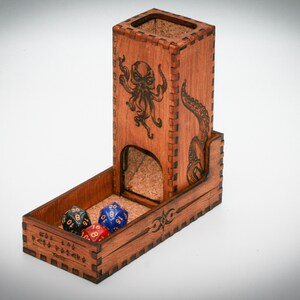 Torre De Dados Cthulhu - Acessório Temático Para RPG E Jogos De Mesa