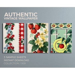 Puede incluir: Tres diseños de papel tapiz vintage con un patrón de cuadros rojos y blancos, un patrón floral con fresas y flores amarillas, y un patrón de azulejos verdes y blancos con una manzana roja.