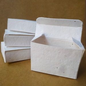 Scatole di carta per semi e carta kraft ecologiche - Set da 50 / Confezione regalo sostenibile / Perfette per bomboniere ed eventi / 2,5 x 8 x 6 CM