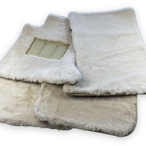 White Sheepskin Floor Mats For Rolls Royce Black ER56 Design Luxury ( Wraith / Shadow / Phantom / Ghost / Dawn / Cullinan )