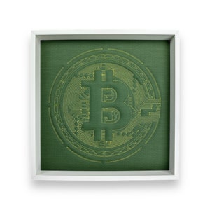 Yellow Sewn Bitcoin (BTC) Green Leather Masterpiece Leather Art Cryptocurrency Craftsmanship | BTC Wall Decoration 50 x 50 cm