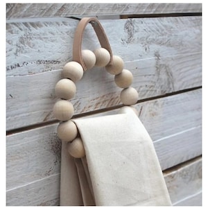 Wooden Bead Towel Hanger: Bathroom Wall Decor