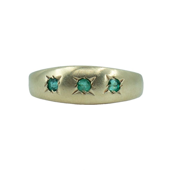 Emerald gold ring
