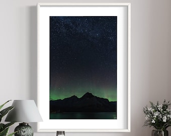Impresión fotográfica de la aurora boreal en Banff: arte mural en las Montañas Rocosas canadienses