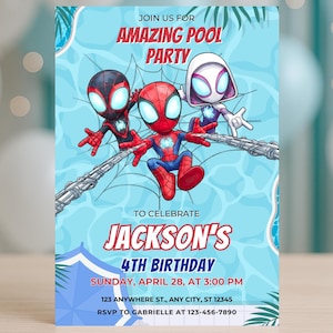 Puede incluir: Una invitación rectangular para fiesta en piscina con tres personajes de dibujos animados tipo araña en trajes rojos, negros y blancos. El fondo azul claro muestra ondas de agua y telarañas. Texto: JOIN US FOR AMAZING POOL PARTY, JACKSON'S 4TH BIRTHDAY, SUNDAY, APRIL 28, AT 3:00 PM, 123 ANYWHERE ST., ANY CITY, ST 12345, RSVP TO GABRIELLE AT 123-456-7890.