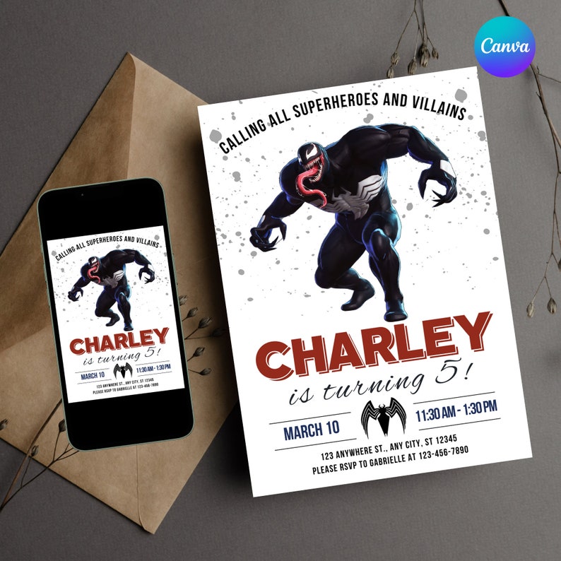 Puede incluir: Una invitaci&oacute;n de cumplea&ntilde;os con una imagen de dibujos animados de Venom, un personaje de superh&eacute;roe en blanco y negro con una gran boca y dientes afilados. La invitaci&oacute;n es para un ni&ntilde;o llamado Charley que cumple 5 a&ntilde;os. El texto de la invitaci&oacute;n dice "Calling all superheroes and villains" y "Charley is turning 5!" con la fecha y la hora de la fiesta que se indican a continuaci&oacute;n.