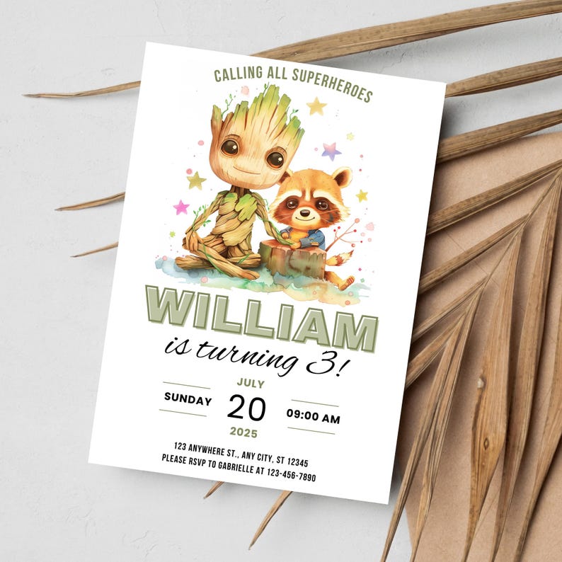Op de afbeelding: Een witte uitnodigingskaart met de tekst "CALLING ALL SUPERHEROES" en "WILLIAM is turning 3!". Het bevat illustraties van Groot en Rocket Raccoon. De datum is 20 juli 2025 om 09:00 uur. Inclusief RSVP-informatie.