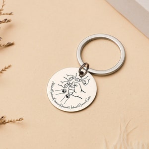 Porte-clés personnalisé coup de poing avec patte, porte-clés gravé coup de poing de papa, porte-clé personnalisé avec prénoms pour papa et enfants, cadeau de fête des pères pour papa