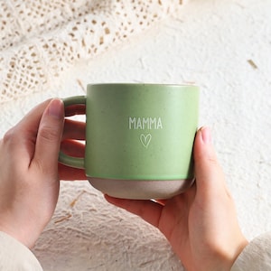 陶器のコーヒーマグをパーソナライズ、文字を彫刻した陶器のマグ、お母様への贈り物、マグの彫刻ギフト、カスタムギフトのアイデア、母の日ギフト