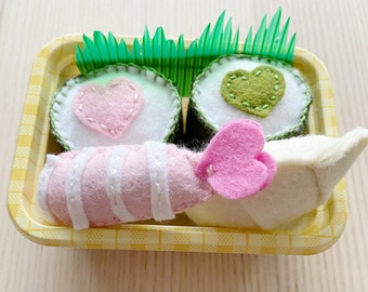 Felt Catnip Toy Bento Box Sushi Lovers Set With Shrimp and Gyoza Dumpling | Kawaii Gift for Cat Lovers | Cute Unique Gift | Wool-Blend Felt