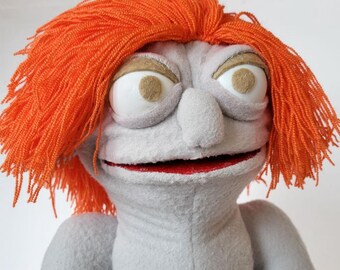 Regalo para el Día de la Madre... Marioneta de pelo naranja... Una idea de regalo única para ti. Un buen compañero para tu amiga que vive sola. Regalo para fiestas de teatro.