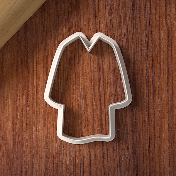 Graduation Gown Cookie Cutter - BakerDreams