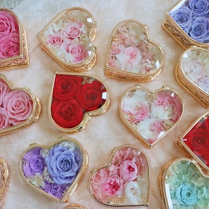 Heart Shape Preserved Roses Golden Metal Box with Glass Lid | Vintage Glass Box | Anniversary Rose Box | Valentine&#39;s Day Gift | Gift for her