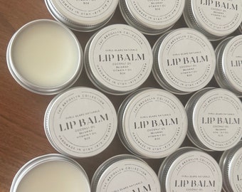 Three Ingredient Lip Balm // organic lip balm // natural lip balm // beeswax Mother’s Day gift