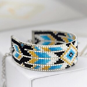 white, blue and black native style bead loom bracelet pattern, arrow loom bracelet, turquoise loom bracelet pattern