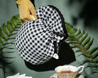 Black English Tea Cozy