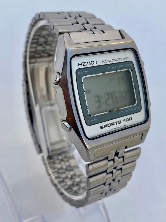 Seiko Sports 100 Digital Watch