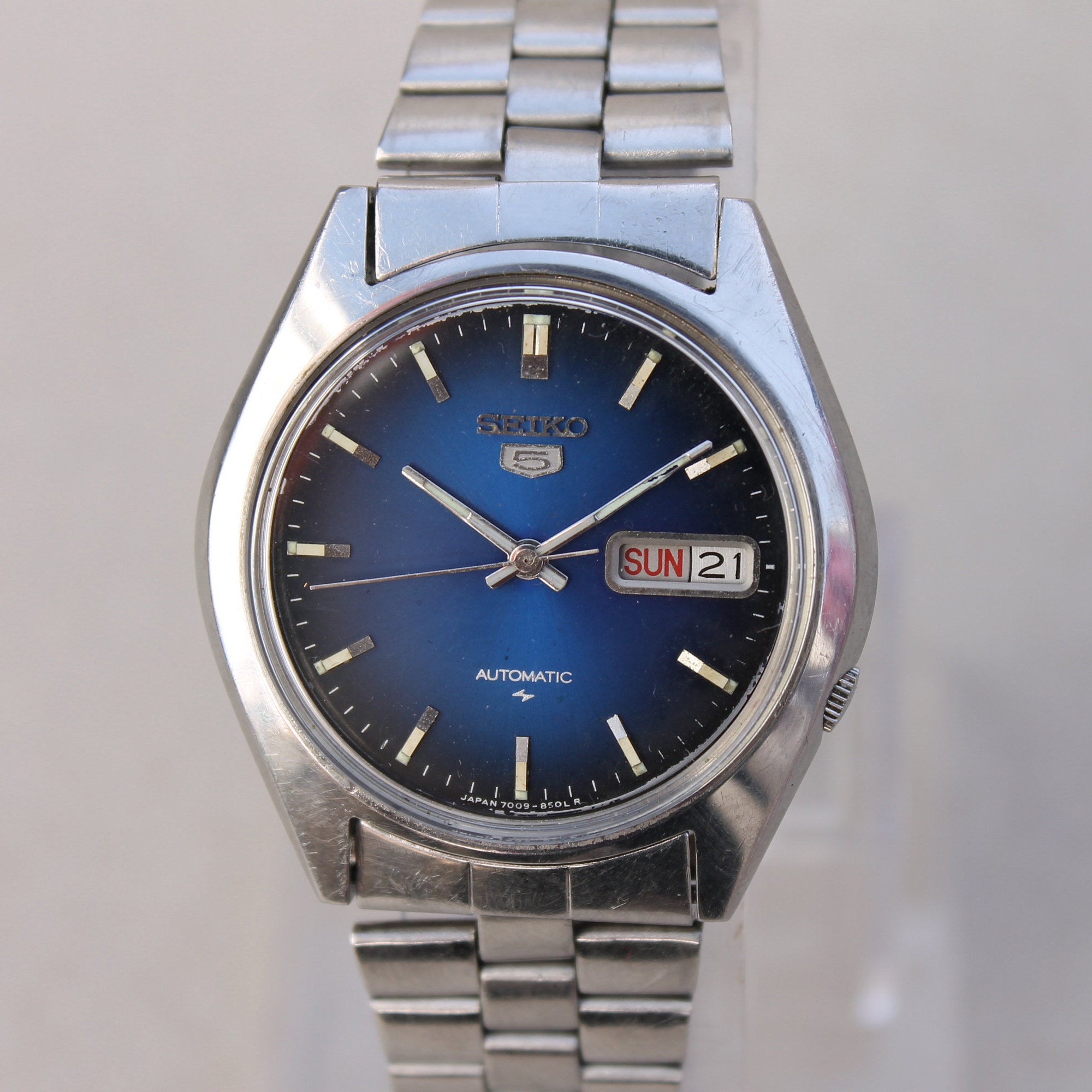 Vintage SEIKO 5 Automatic 7009-8040 Mens Wristwatch Day Date - Etsy