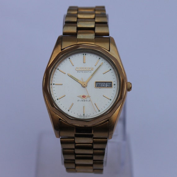 citizen p8200