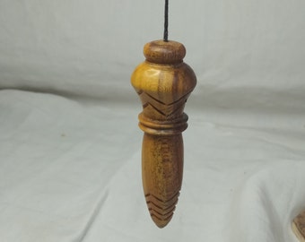 7 cm, 22g.Thot, pendule égyptien lesté en bois d'arbre de Judée pour radiesthésie, source, divination, géobiologie.