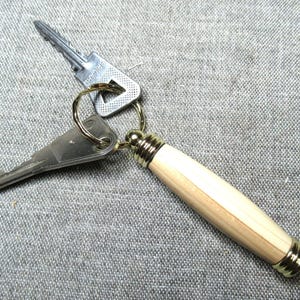 porte clés,boîte pillules, porte cure-dents plaqué or et bois