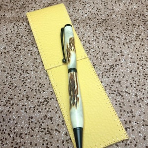 Bois de cerf. Pièce rare. Beaux stylos billes personnalisables en bois .
