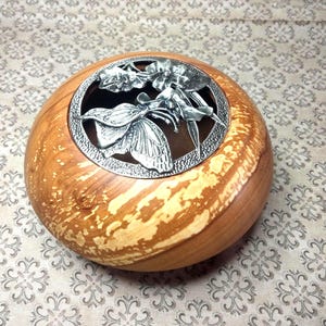 Potpourri pot, perfume diffuser, apple wood jewelry box.