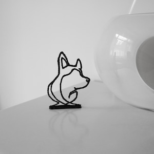 Siberian husky head sculpture, Modern shelf decoration Black dog, Minimalist art Christmas gift for puppy dog lovers