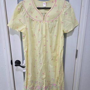 Vintage Yellow Floral Seersucker Nightgown – 1X – Cottagecore Sleepwear