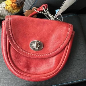 Vintage Roots Canada Red Leather Mini Crossbody Bag – Turn Lock Closure – Small Shoulder Pouch – Made in Canada – 90s Festival Purse