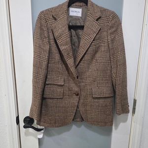 Vintage Madrigal Carmel Brown Plaid Blazer – Wool-Feel XS-S – 90s Academia Equestrian Style – Fall Tweed Jacket – Heritage Preppy