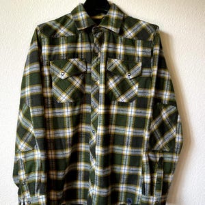Vintage L.L. Bean Plaid Shirt – Snap Button Front – Men’s M or Women’s L – Green Yellow Tartan – Grandpa Core Cottagecore Shirt