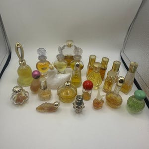 Huge Vintage Avon Perfume & Cologne Lot 20+ Bottle Minis 1960s–1990s Collectible