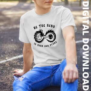 DIGITALE DOWNLOAD Wees de held in je eigen verhaal SVG, Dragon Svg, DnD Svg, Hero Svg, Be the Hero Svg, Dice Svg, Cut File, Cricut Svg