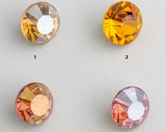 Beautiful crystal stones of 8 mm chatons faceted rhinestones, costume jewelry