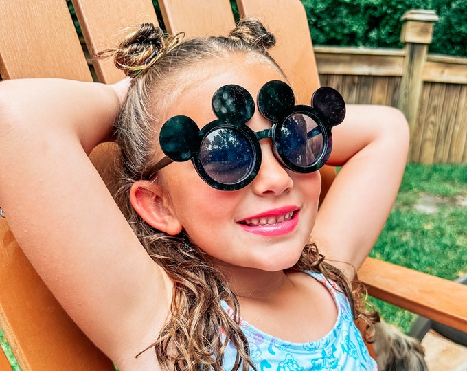 Featured listing image: Kid's Mickey & Minnie Sunglasses