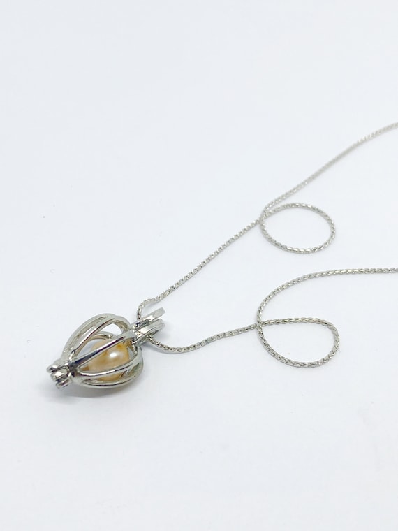 Surprise pearl necklace outlet