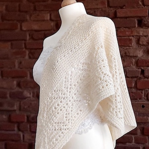 Châle en alpaga et mohair tricoté main, triangle asymétrique