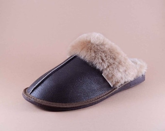 Leather slippers / Sheepskin slippers /  Leather Unisex slippers / Men's Women's slippers / Handmade organic slippers / Natural leather /