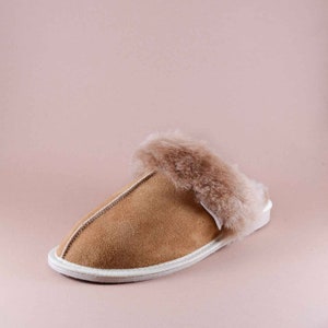 Leather slippers / Sheepskin slippers /  Leather Unisex slippers / Men&#39;s Women&#39;s slippers / Handmade organic slippers / Natural leather /