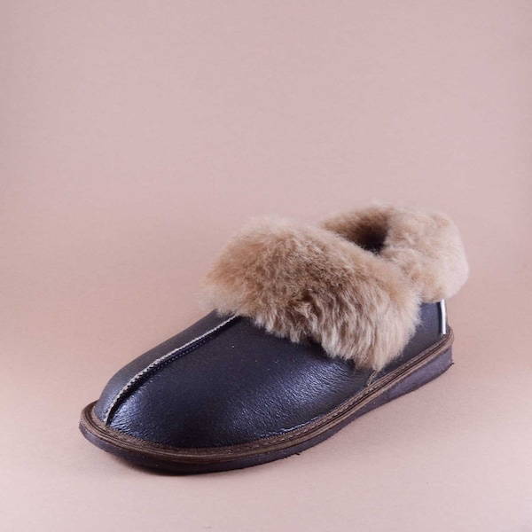 Leather slippers / Sheepskin slippers /  Leather Unisex slippers / Men's Women's slippers / Handmade organic slippers / Natural leather /