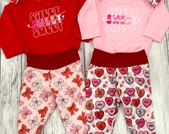 baby girl Valentine's outfit, candy hearts Valentine's day outfit, coquette bows outfit, matching Valentine's day set, joggers onesie bow