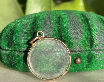 Victorian 9ct gold double sided hallmarked locket, rare