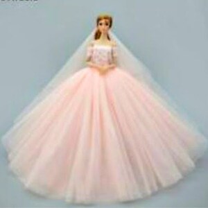 muñeca barbie vestida de novia