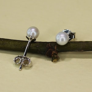 14K Real Gold Tiny Pearl Earring, Dainty Pearl Stud Earring, Minimalist Pearl Earring, Wedding Gift Stud Pearl Earring, Great Gift For Her,