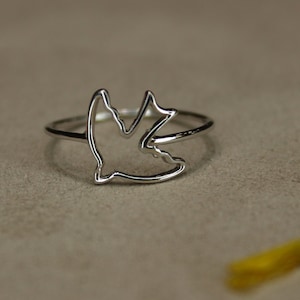 Dainty Swallow Bird Ring, 14K Real Solid White Gold SparrowcRing, Bird Silhouttes Ring, Flying Swallow Ring, Bird Lover Ring, Great Gift