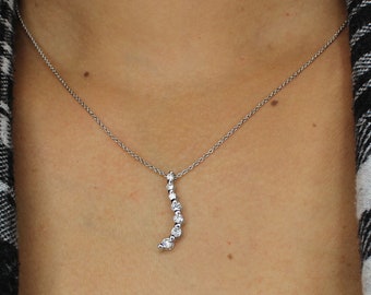 Hermoso collar de diamantes, colgante de diamantes en oro blanco auténtico de 18 quilates, elegante colgante para una persona especial, un gran regalo de cumpleaños o Navidad.