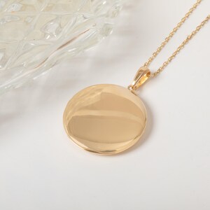 Collar con colgante de relicario de oro macizo de 14 quilates, collar con relicario para foto conmemorativa, collar con relicario grabado a medida, regalo de aniversario personalizado imagen 7