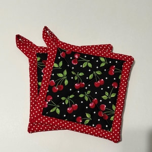 チェリーの鍋つかみ/オーブンミットセット、手作りのキッチン装飾、彼女へのユニークなギフト、母の日のギフト、クリスマスのギフトのアイデア、休日の装飾
